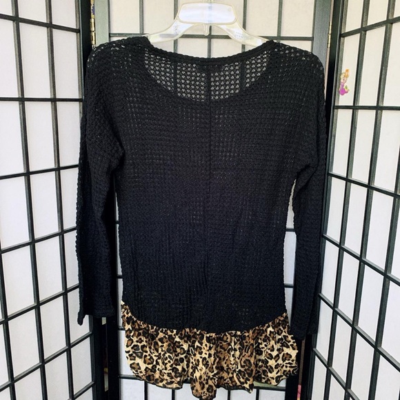 Black and Leopard Sweater Top - Picture 2 of 3